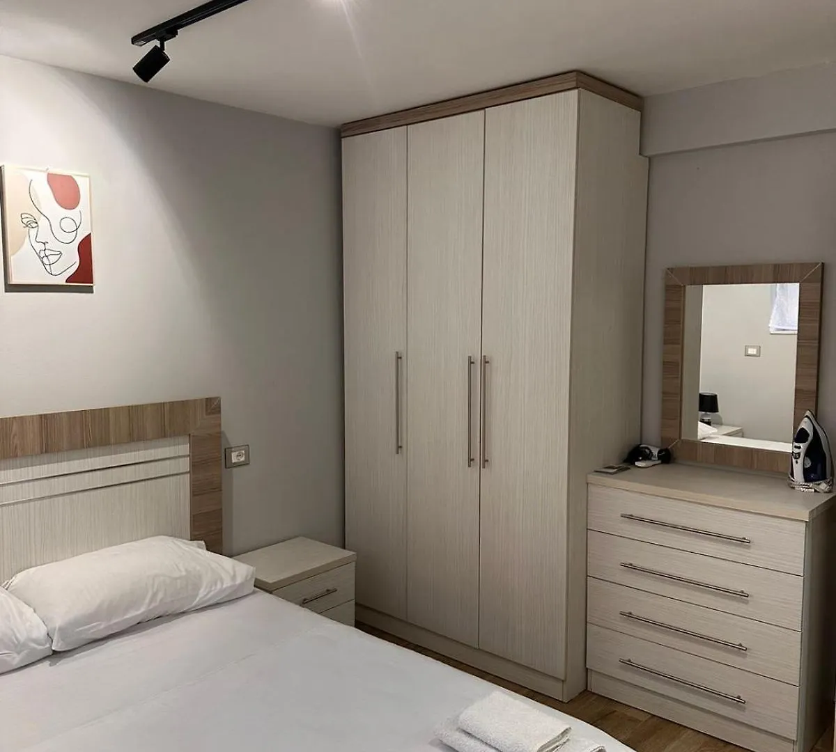 Apartment Lovely One Bedroom Flat In Durres 1